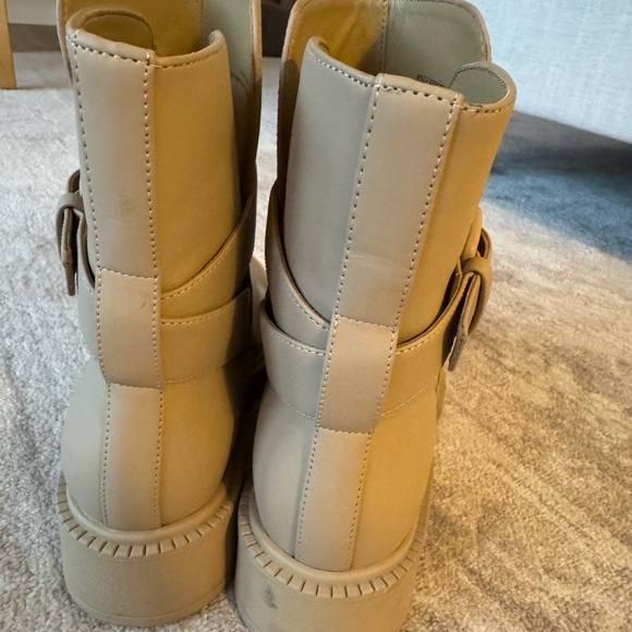 Vince Beige Ankle Boots Waterproof - Picture 3 of 4